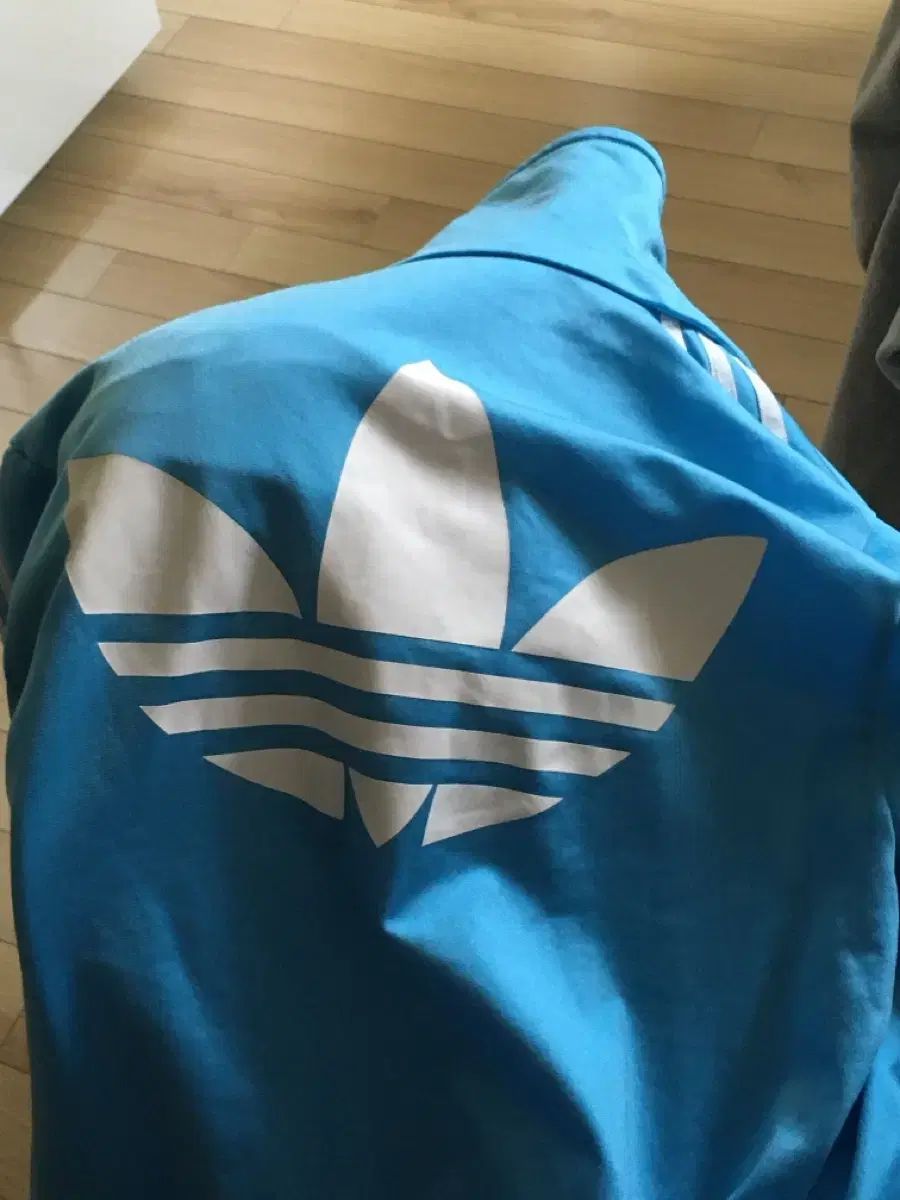 adidas アディダス ジャージ ライトブルー ファイヤーバード ジップアップ ビックロゴ