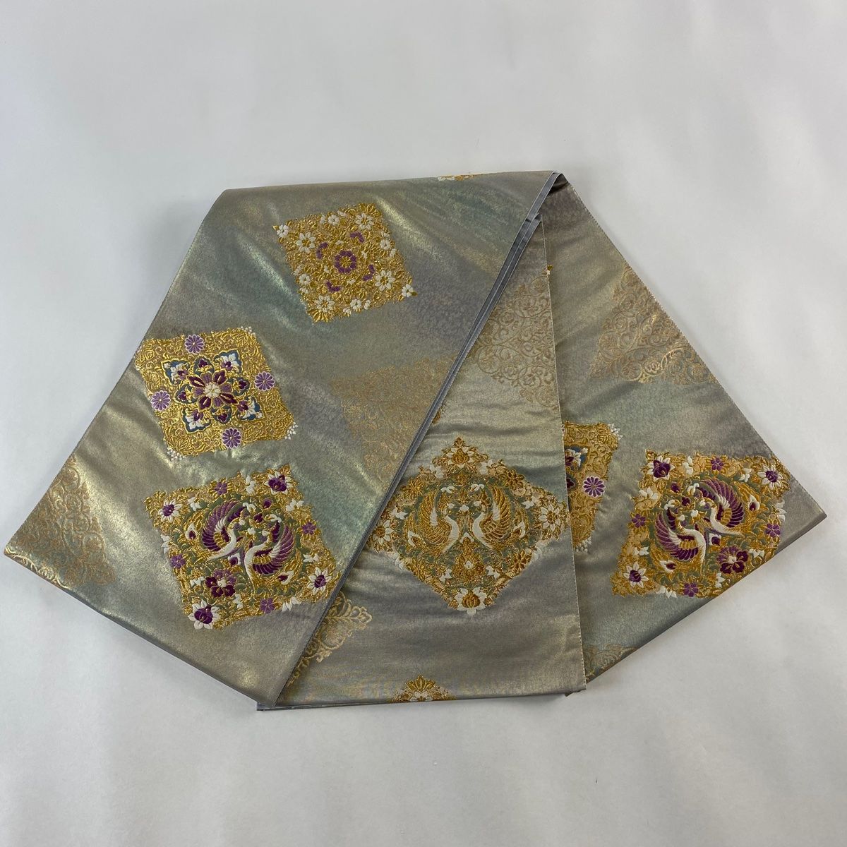 袋帯 美品 逸品 じゅらく 落款 帝王紫 向かい鳥 花菱 刺繍 金糸