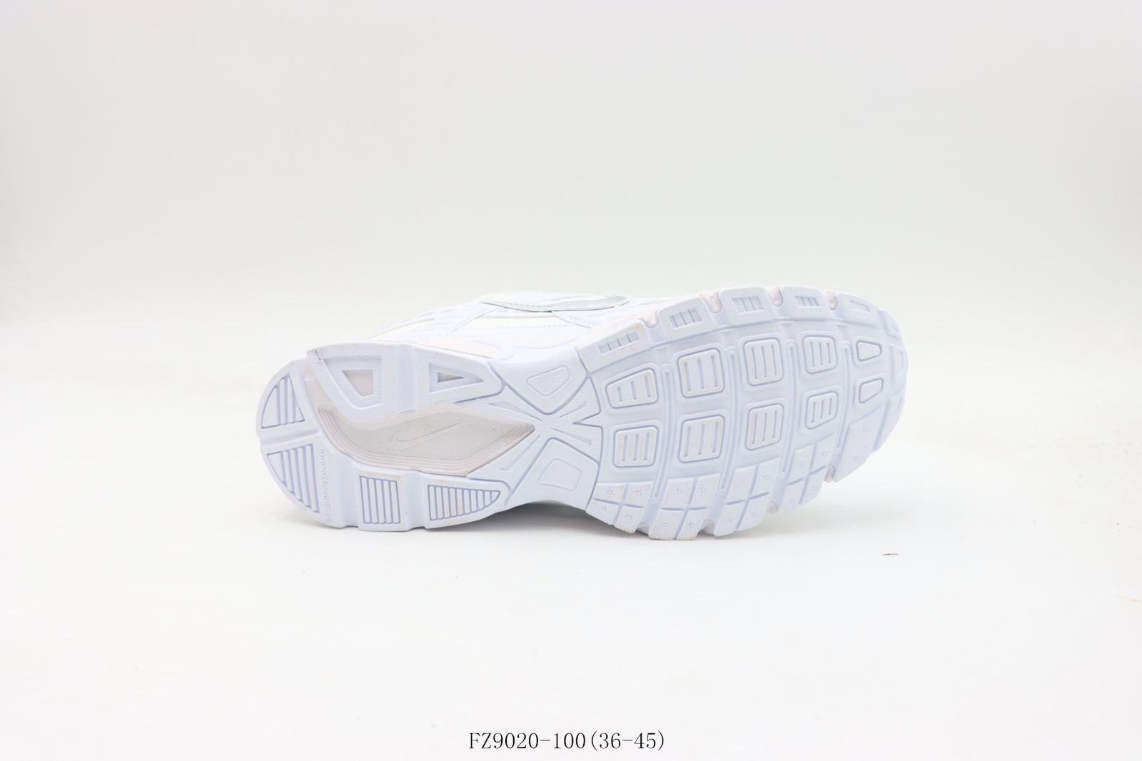 現行販売中❗️Nike FZ9020-100 ホワイト スニーカー 今日特価】ナイキ NIKE ダッドシューズ ホワイト White FZ9020