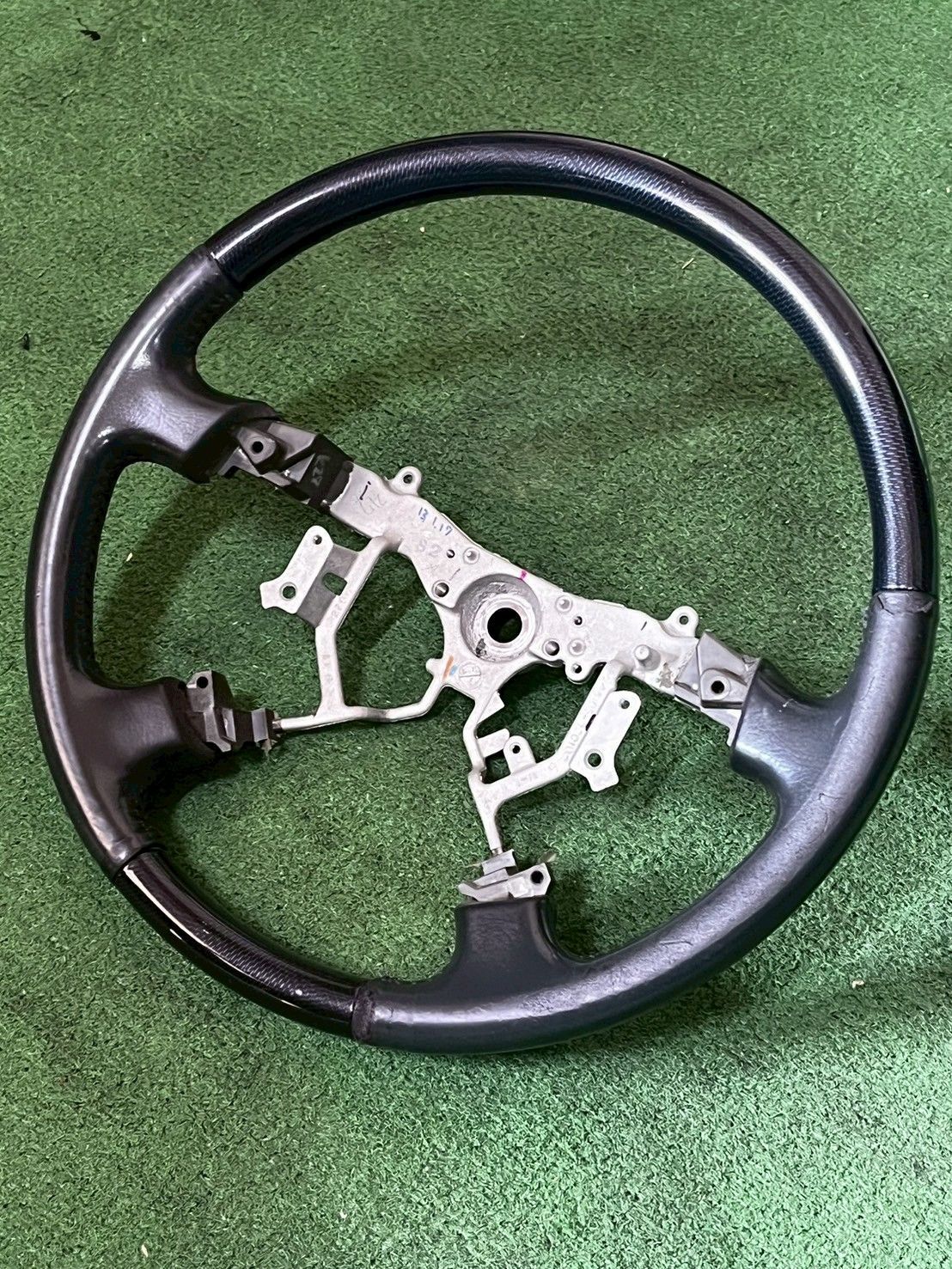 純正戻しに！！】トヨタ 200 ハイエース 純正 ステアリング 品番
