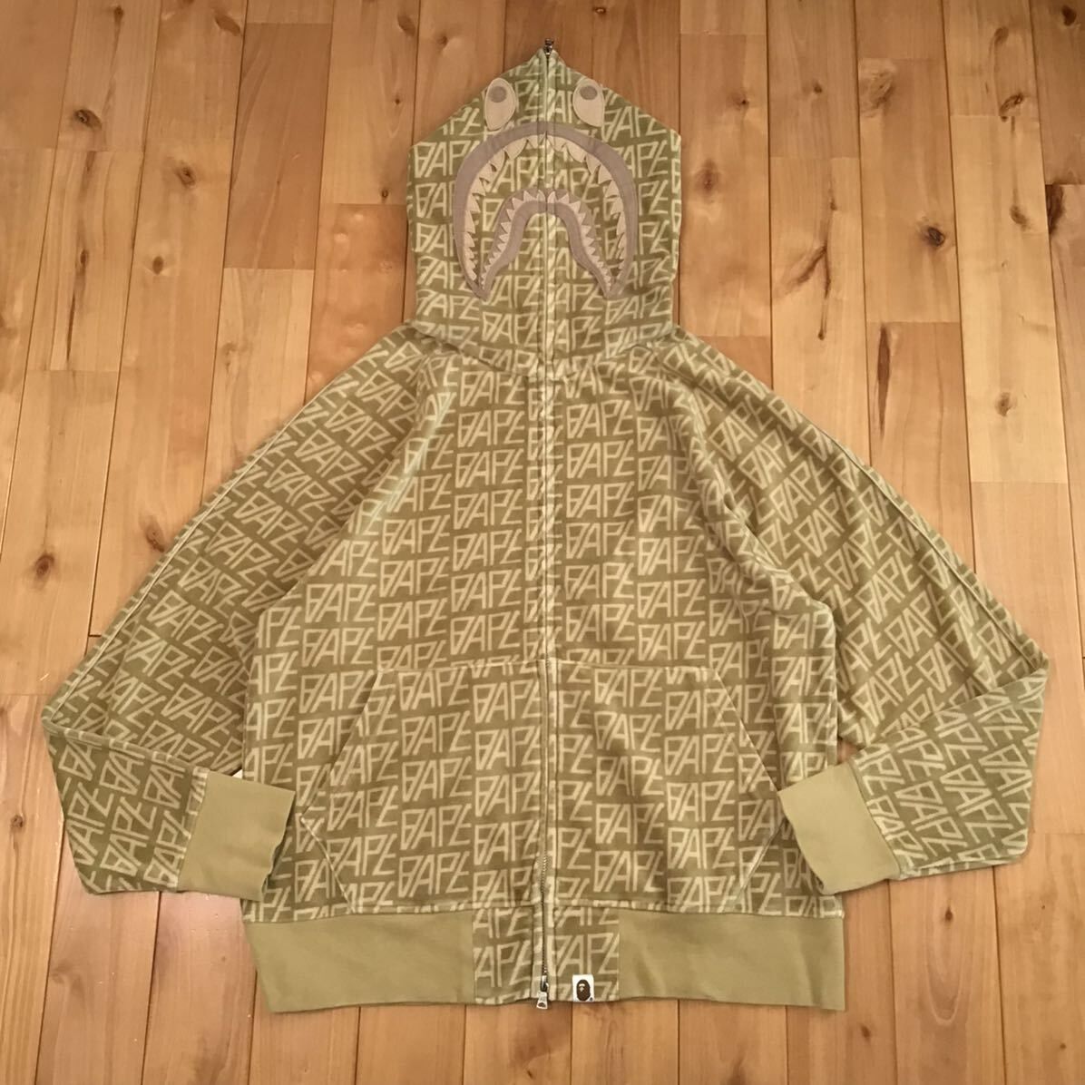 BAPE Logo Monogram Velour Shark Full Zip Hoodie Mサイズ ベージュ a 