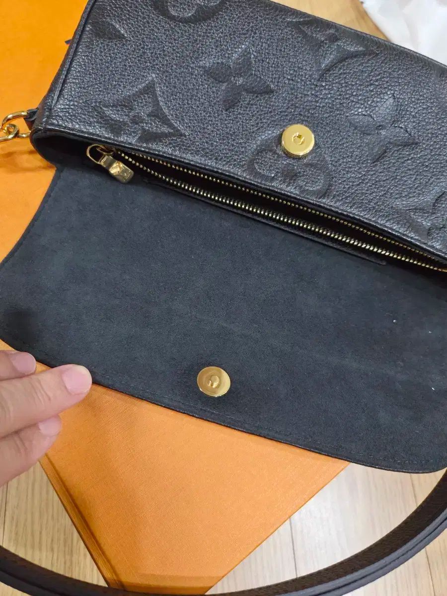 アンプレインテ