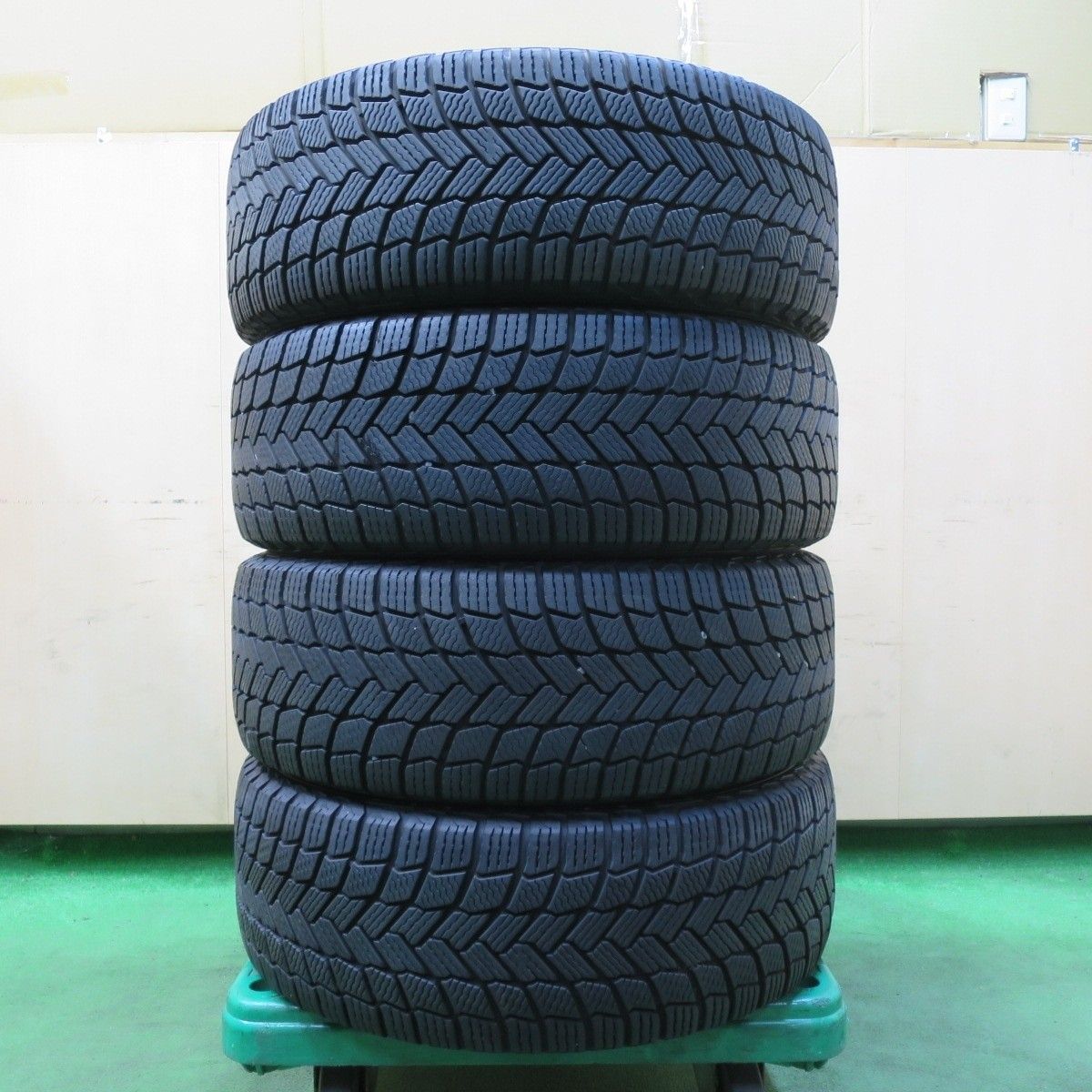 日産　純正　17インチ　ノーマルタイヤ　バリ溝　205/50r17 日産 純正 17インチ ノーマルタイヤ バリ溝 205/50r17