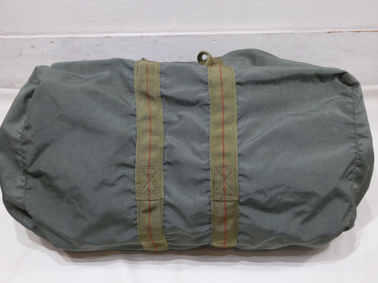 us navy パラシュートトラベリングバッグ ヴィンテージ ミリタリー U.S.NAVY PARACHUTE TRAVELING KIT BAG（DEADSTOCK） - 古着屋