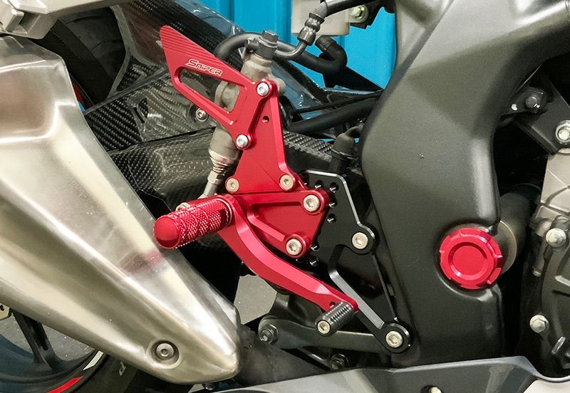 CBR250RR MC51 バックステップ赤 ABS対応3ポジション＋レーシング用6ポジション SNIPER スナイパー SP0096R - メルカリ