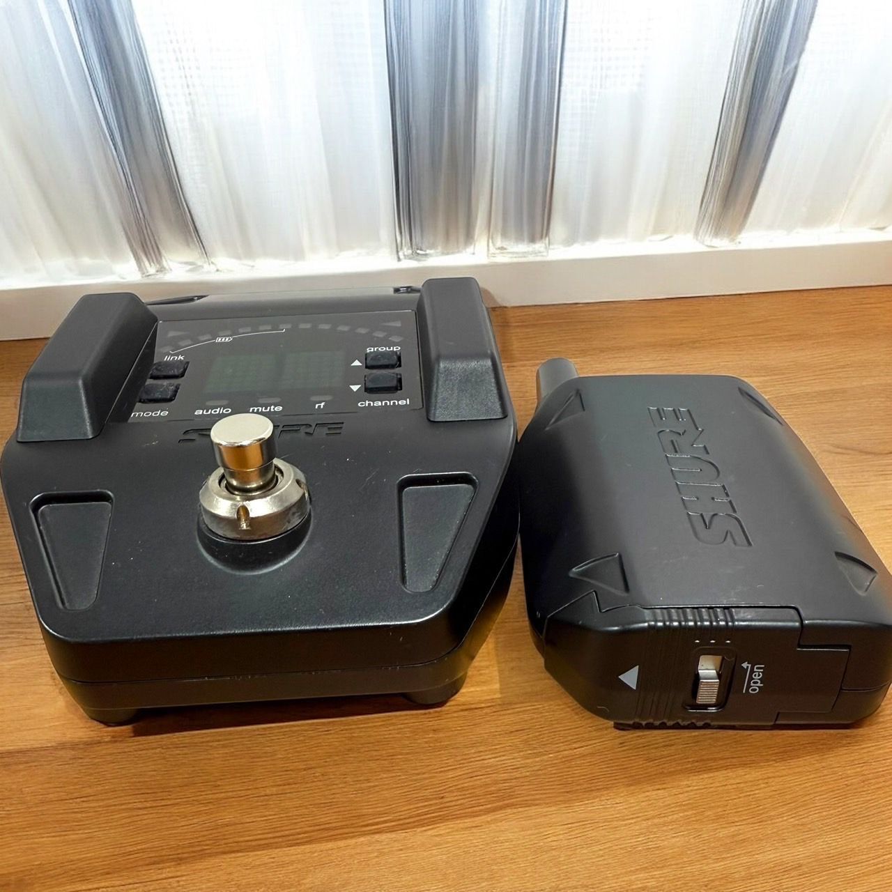 ☆送料無料 美品 SHURE GLXD16 Z2 ワイヤレスシステム ギター ベース