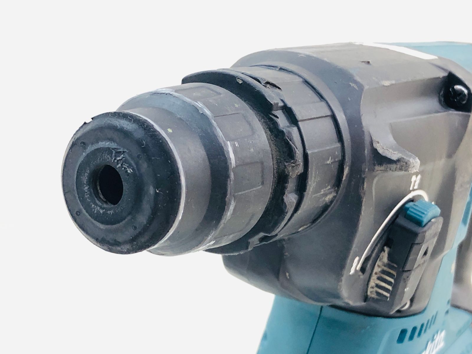 送料無料☆マキタ(Makita) 24mm 充電式ハンマドリル 18V HR244DZ 本体