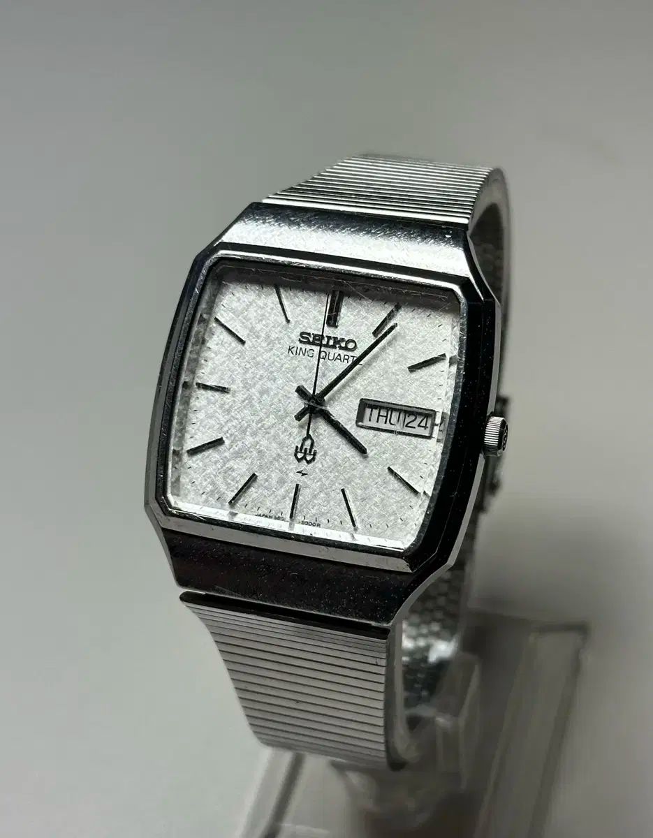 管30 ディズニー　掛時計　電波時計 FS506W SEIKO 掛け時計 セイコー 壁掛け FS506W ディズニー ミッキー ミニー