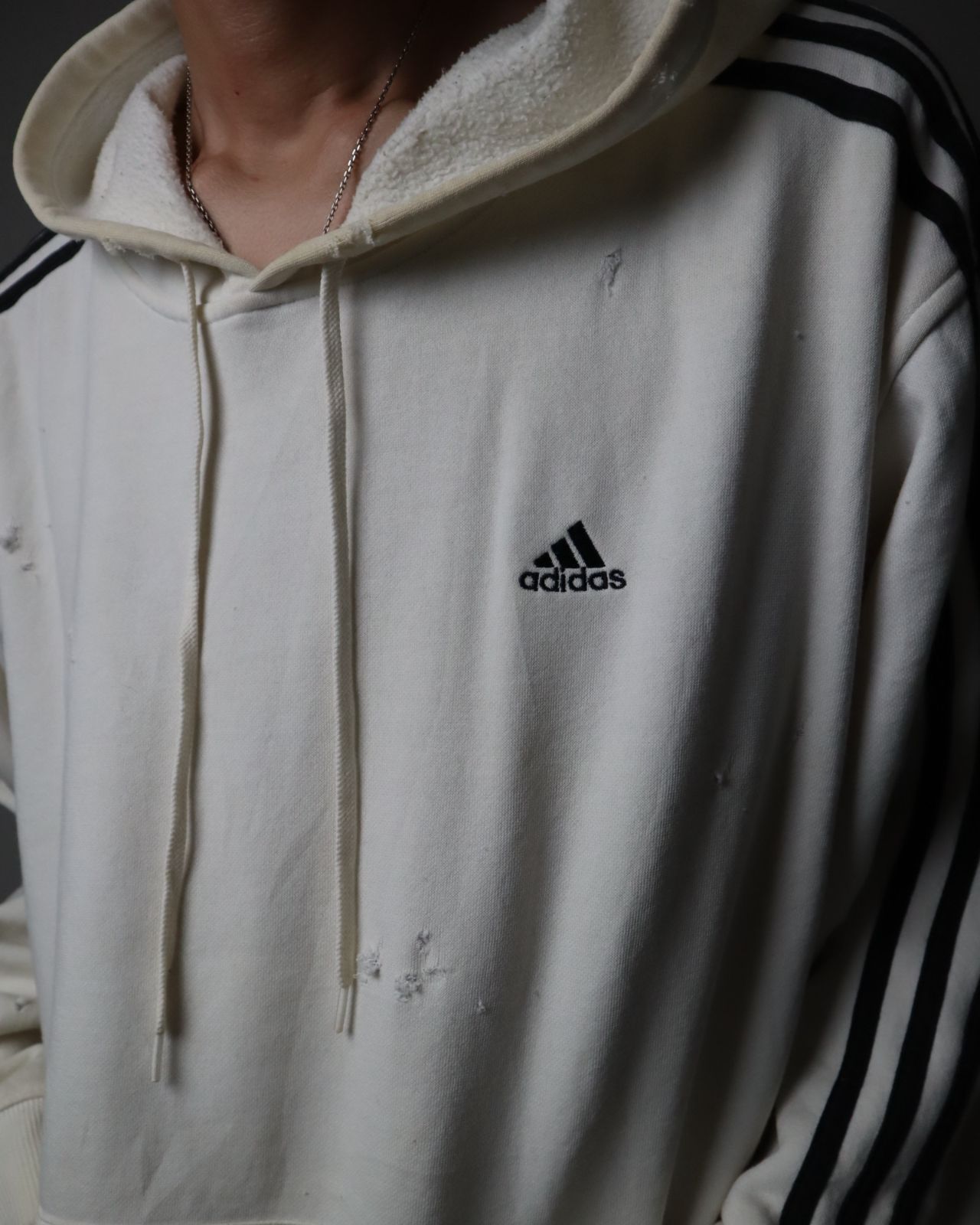 adidas "襤褸 boro" ragged triple line design hoodie white アディダス ダメージ ボロ トリプルライン デザイン 刺繡ロゴ フーディ フーデッド パーカ 白 L