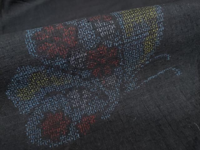 平和屋着物○本場結城紬 重要無形文化財 100亀甲 花蝶唐草文