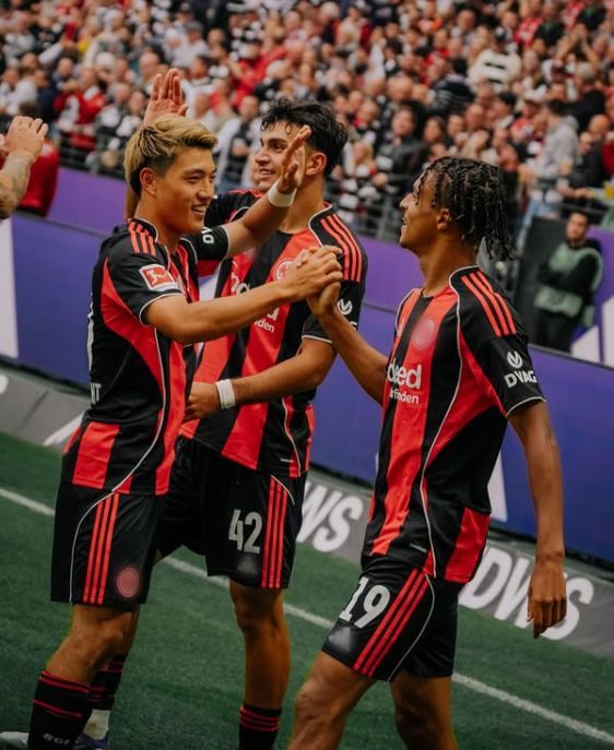 フランクフルトホーム サッカーユニフォーム 堂安仕様 DOAN 20番 2025