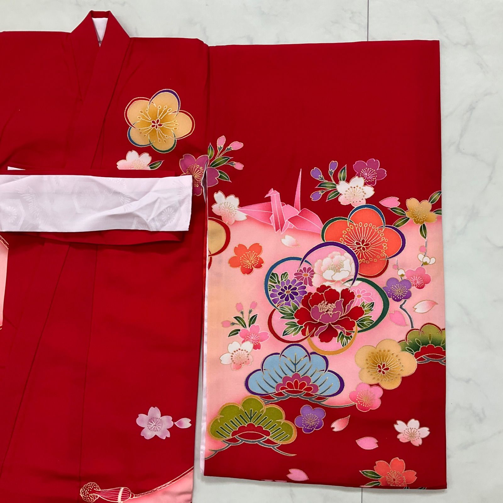 ◇kimono+one◇新品同然◇産着◇お宮参り◇長襦袢付き◇仕付け糸付◇赤 