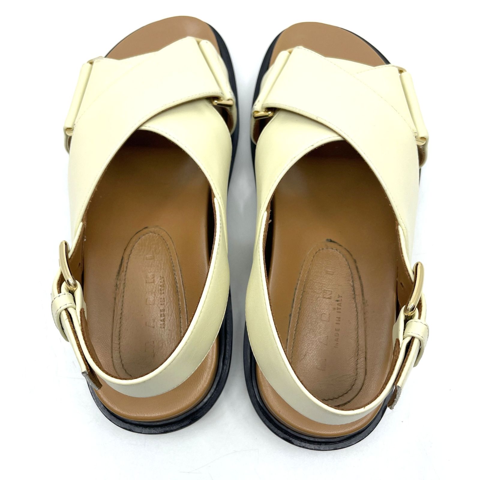 レザー オフホワイト系