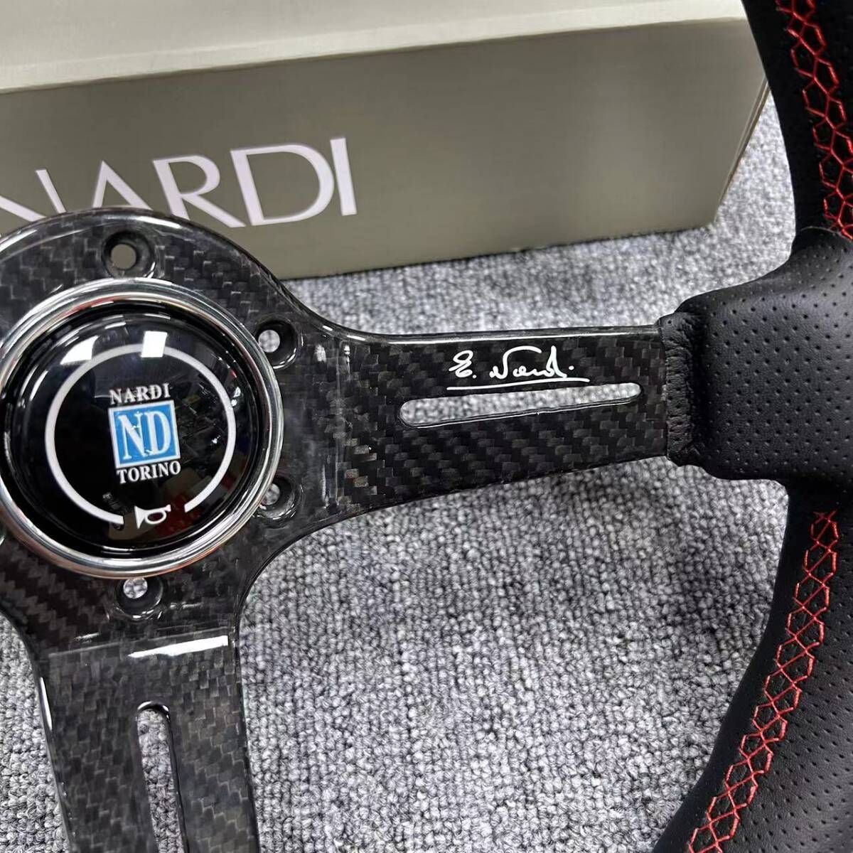 新品 炭素繊維◇NARDI◇ステアリング スポーツステアリング