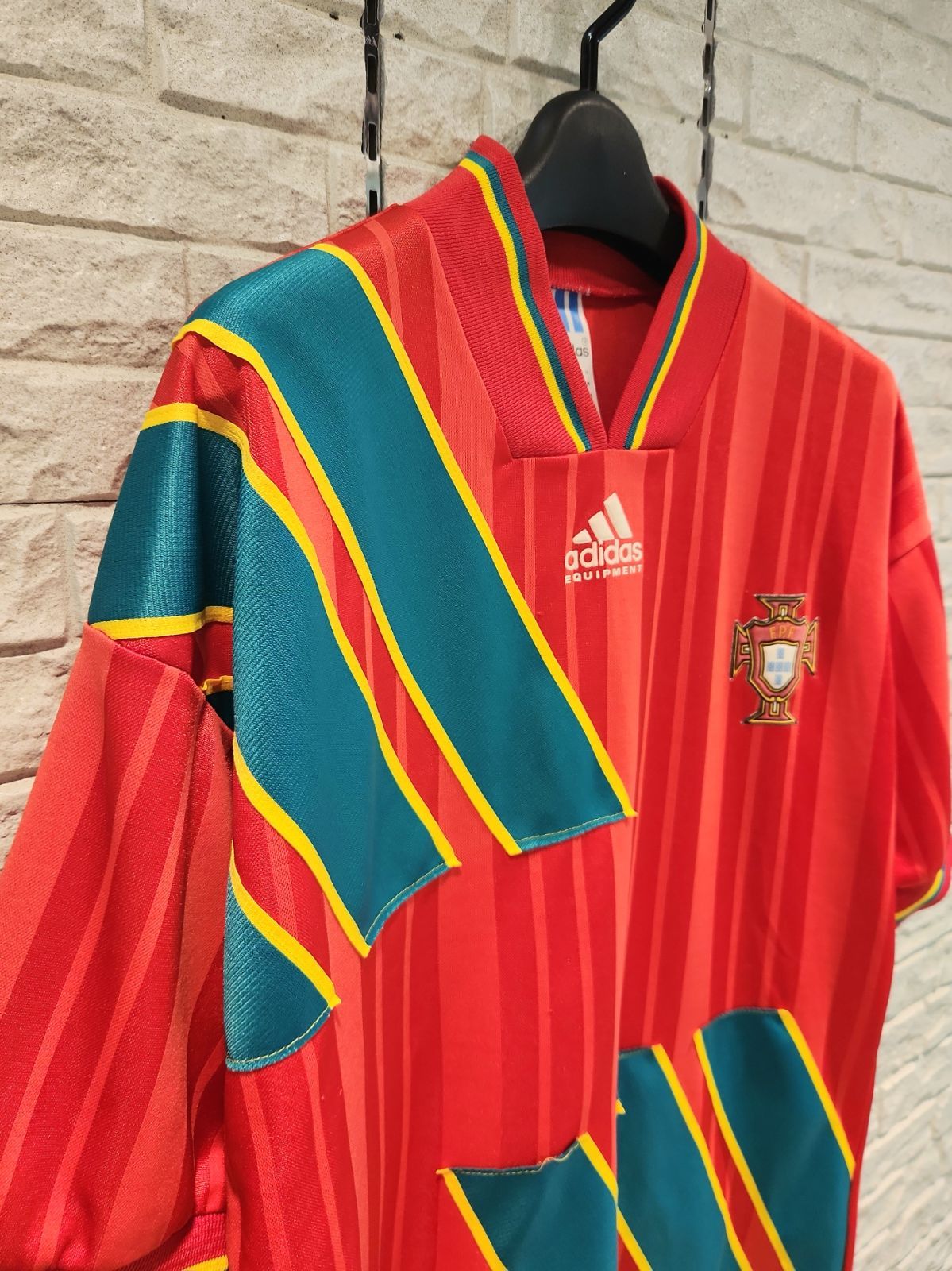 サイズM サッカーシャツ