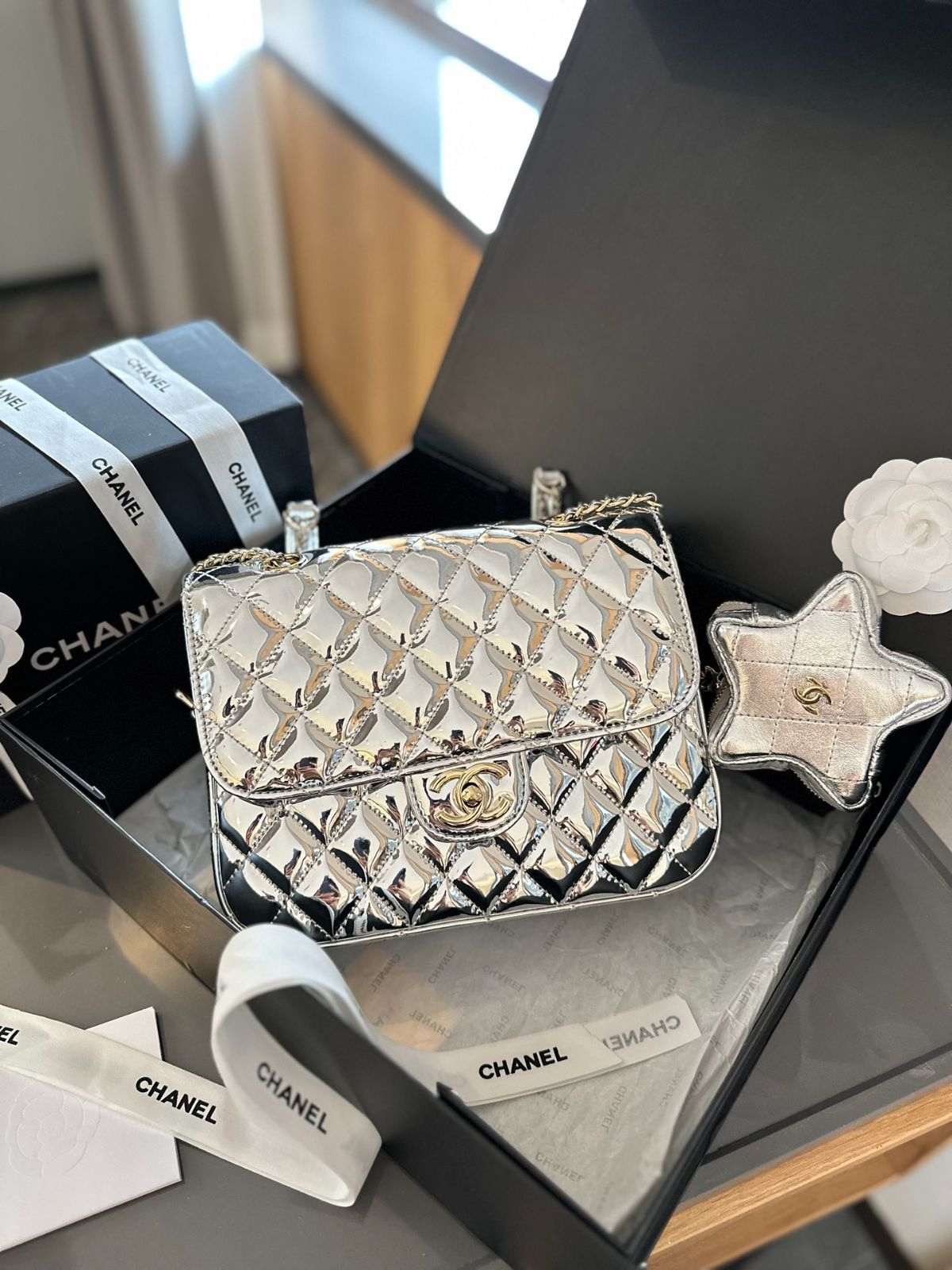 新品 未使用 CHANEL シャネル ショルダーバッグ