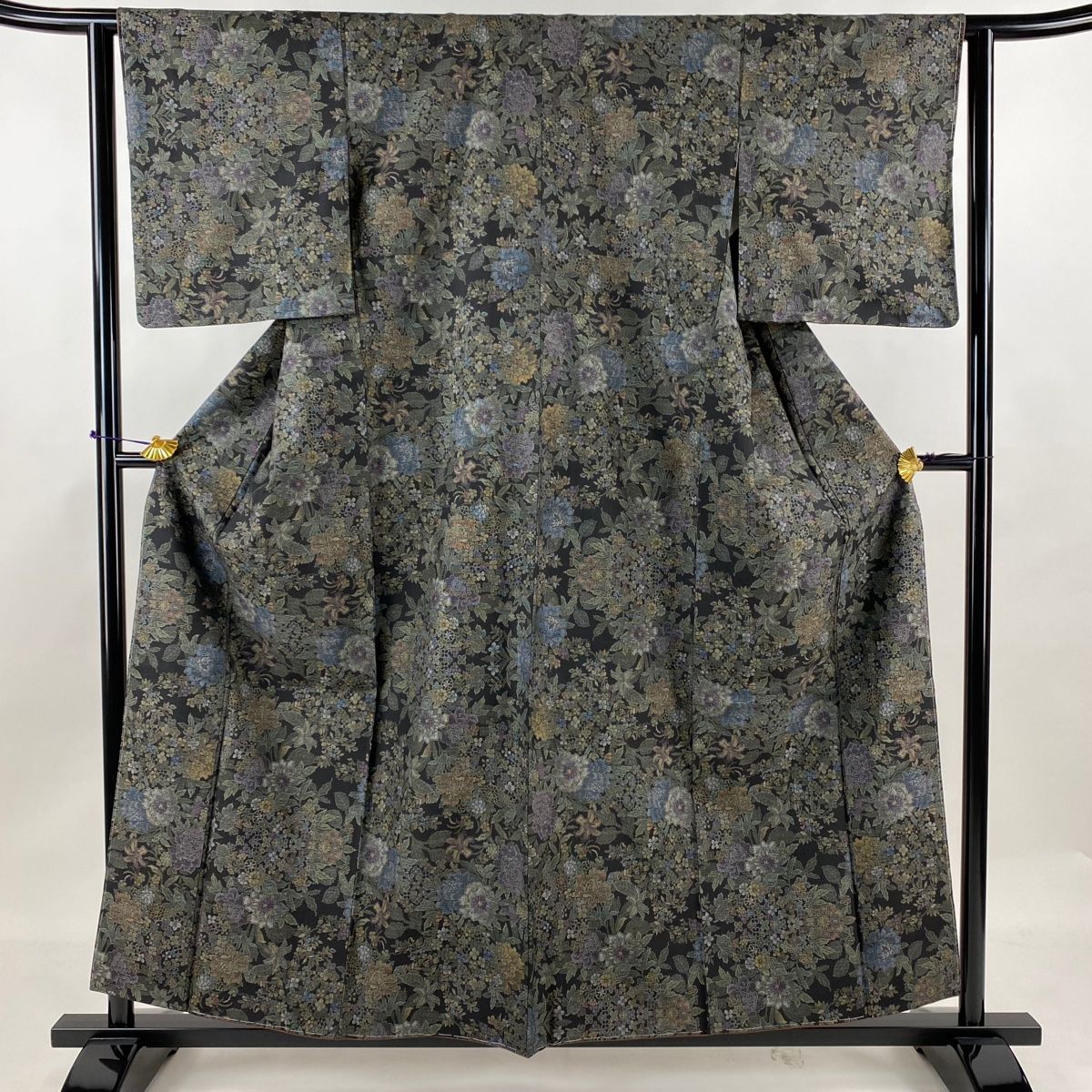 紬 身丈157cm 裄丈62cm S 袷 草花 黒 正絹 名品