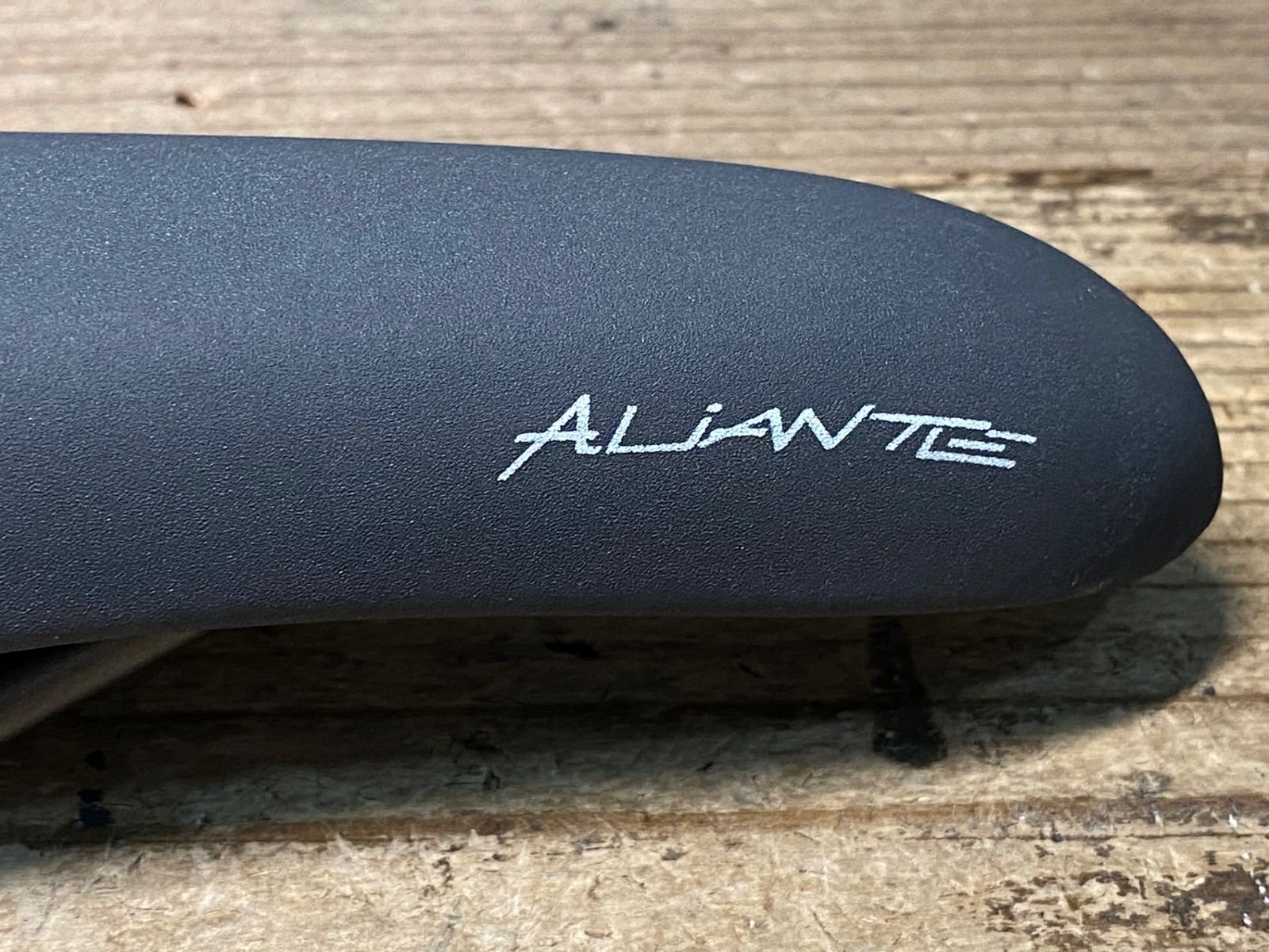 JJ314 フィジーク fizik アリアンテ ALiANTE R3 サドル 黒 Regular kium BILLOVLOGS_CO_UK