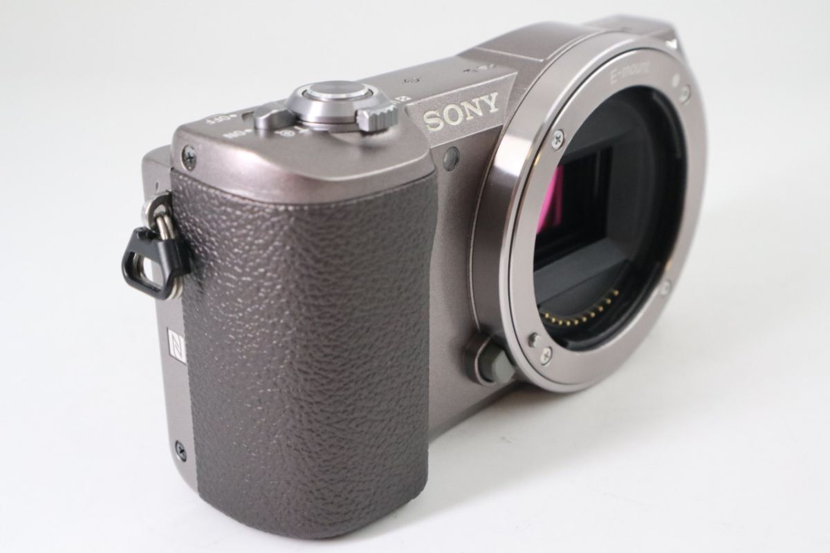 美品級 ソニー SONY α5100 ILCE-5100 ボディ ホワイト ◇◇