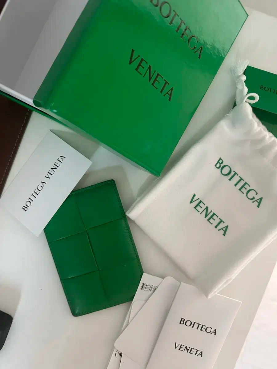 Bottega Veneta(ボッテガヴェネタ) カードウォレット 付属品完備