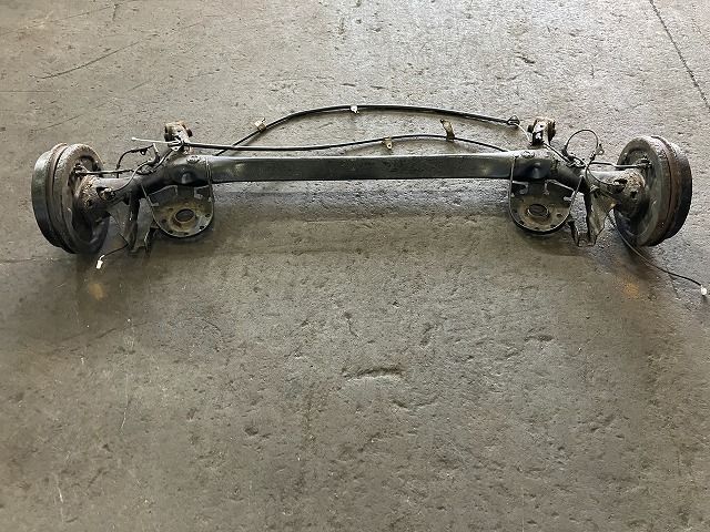 アクア NHP10 リアアクスルビーム L 42110-52352 040