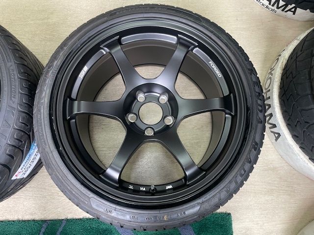 タイヤホイール4本セット 265|35R18付き
