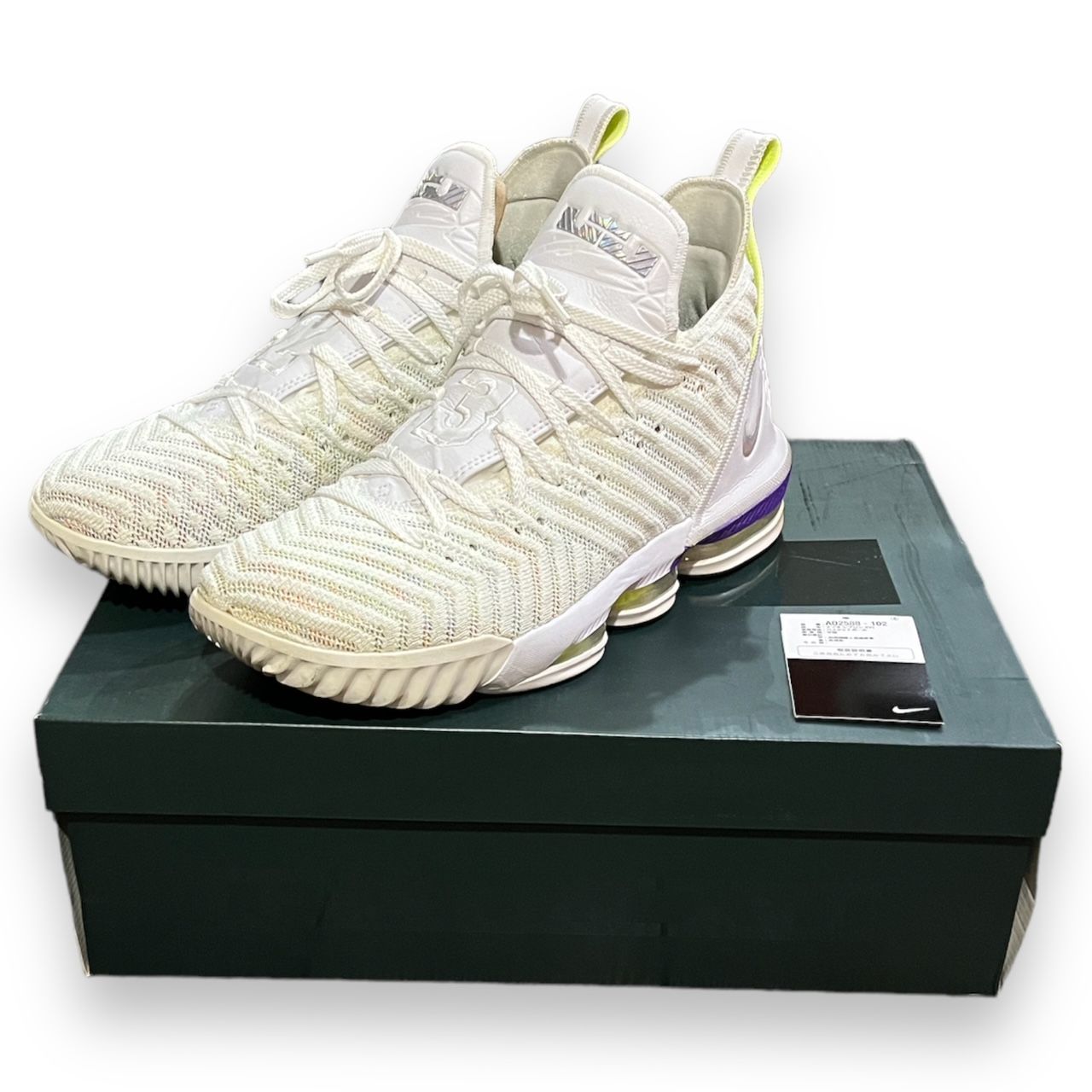 国内正規 Nike LeBron 16 Buzz Lightyear AO2588-102 イストーリー 