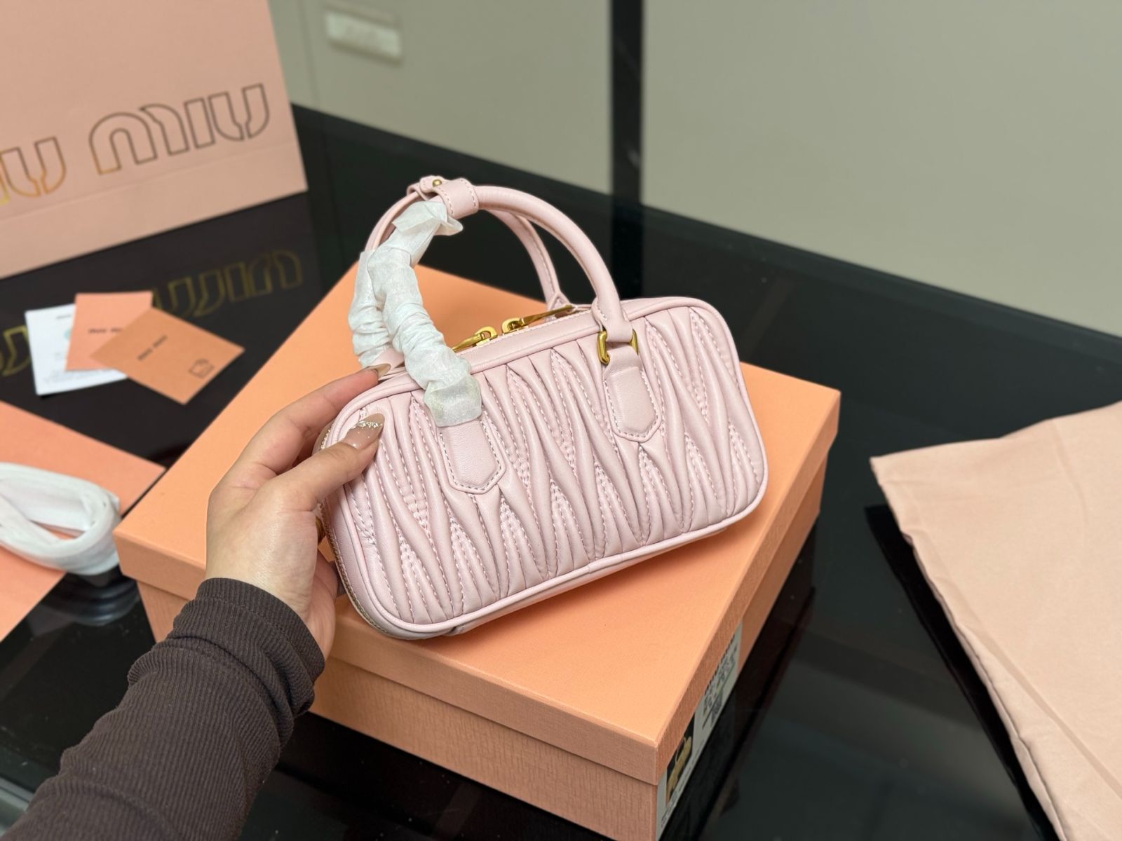 今日特価】Miu Miu Mini Bowling Bag ミュウミュウ ミニ