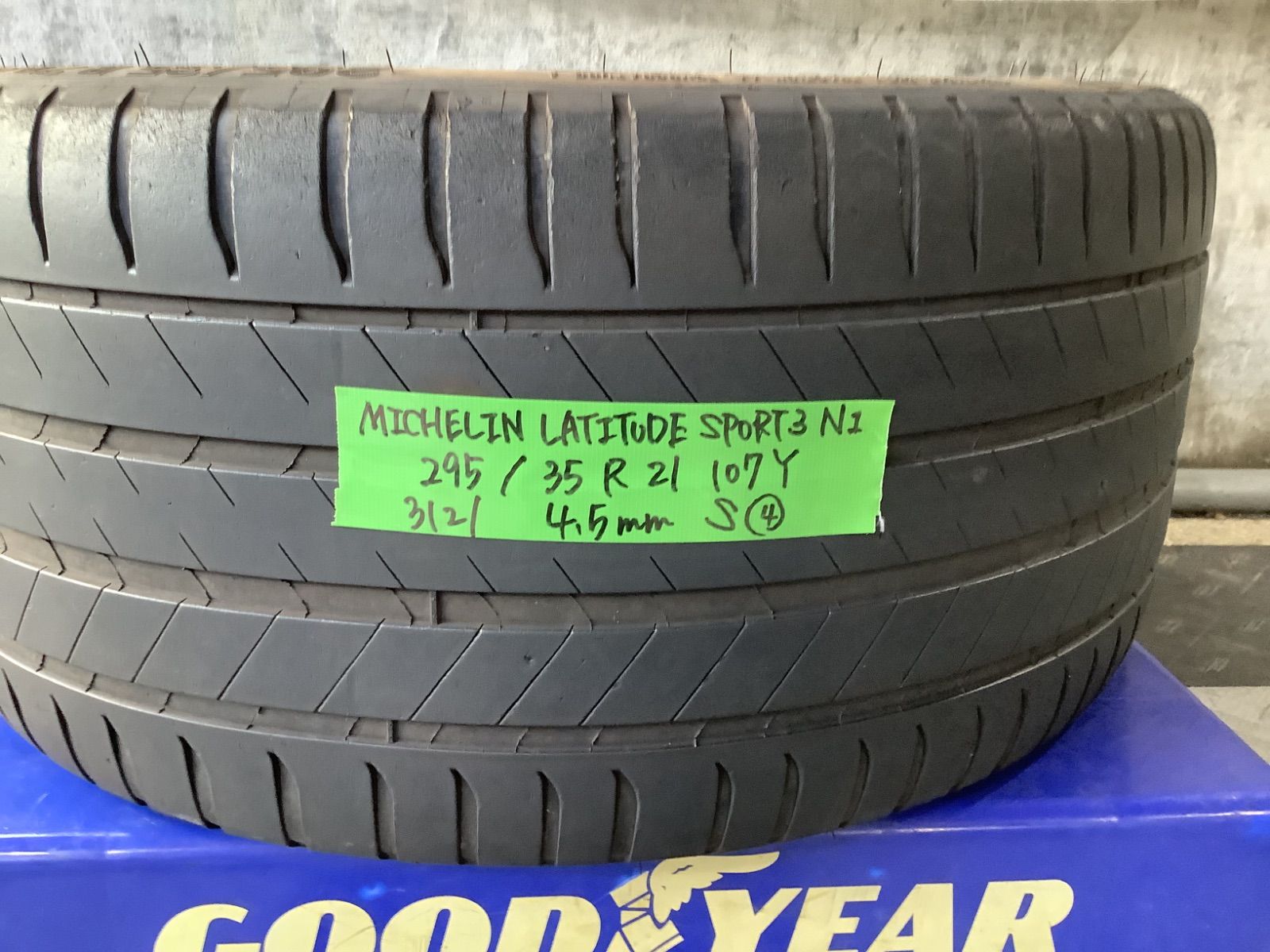 送料込み] 295/35R21 107Y 2021年製 MICHELIN LATITUDE SPORT3