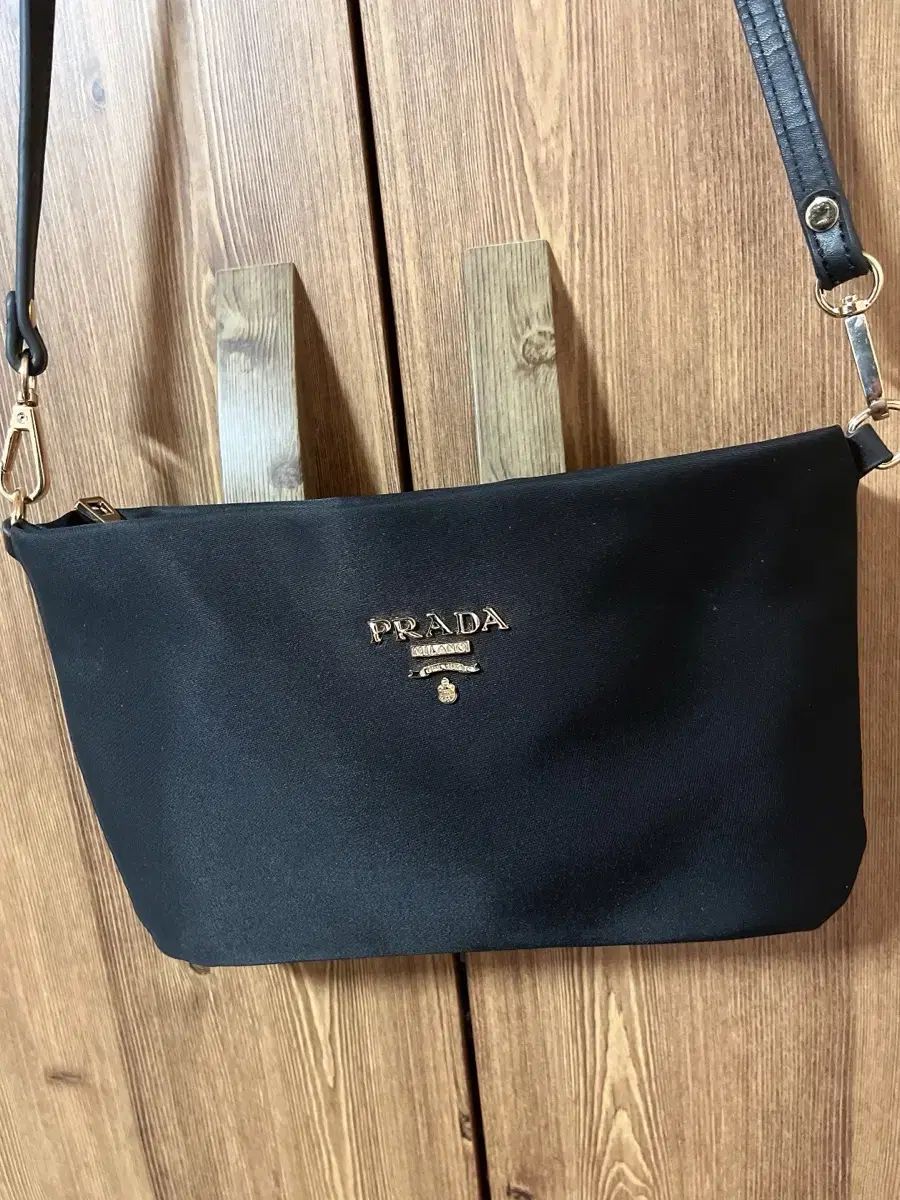 PRADA プラダ ミニ クロスバッグ