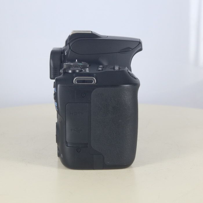 〔中古〕Canon(キヤノン) EOS Kiss X10 ダブルズームキット ブラック〔269-ud〕 キヤノン Canon EOS kiss X10 レンズセット デジタル 一眼レフ カメラ 中古