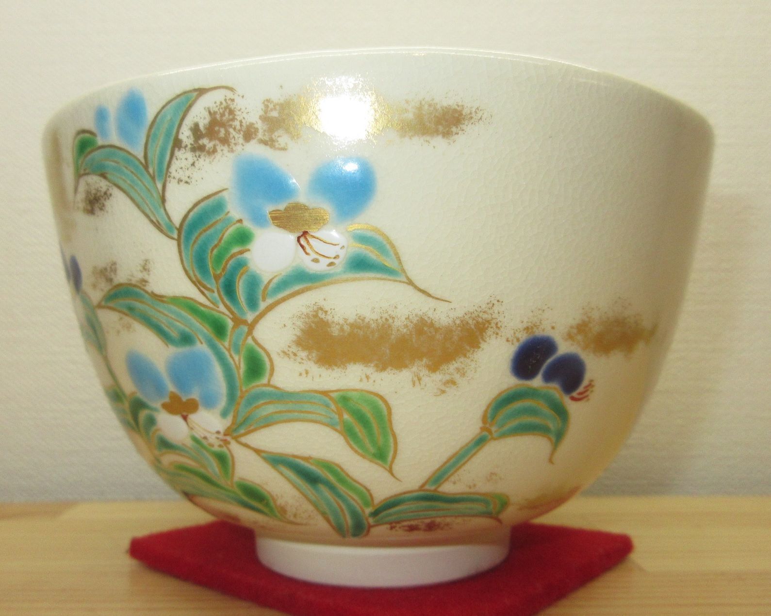 送料込【逢絢亭・新品】茶道具 茶碗 京焼 仁清 露草の図 文月和香 共箱入り 逢絢亭・新品】茶道具 茶碗 京焼 仁清 露草の図 文月和香 共