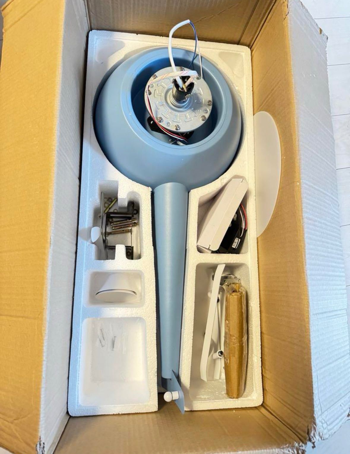 ヘリコプター型シーリングファンライト｜ブルー 三色切替LED｜子供部屋向け