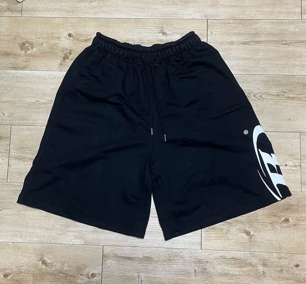 BORN TO WIN バミューダ パンツ ブラック 1 サイズ