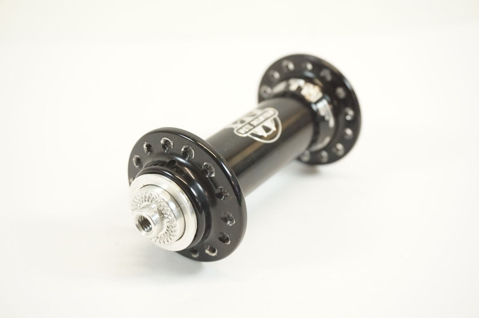 WHITE INDUSTRIES ホワイトインダストリーズ T11 28H 100mm フロントハブ | バイチャリ宇都宮店
