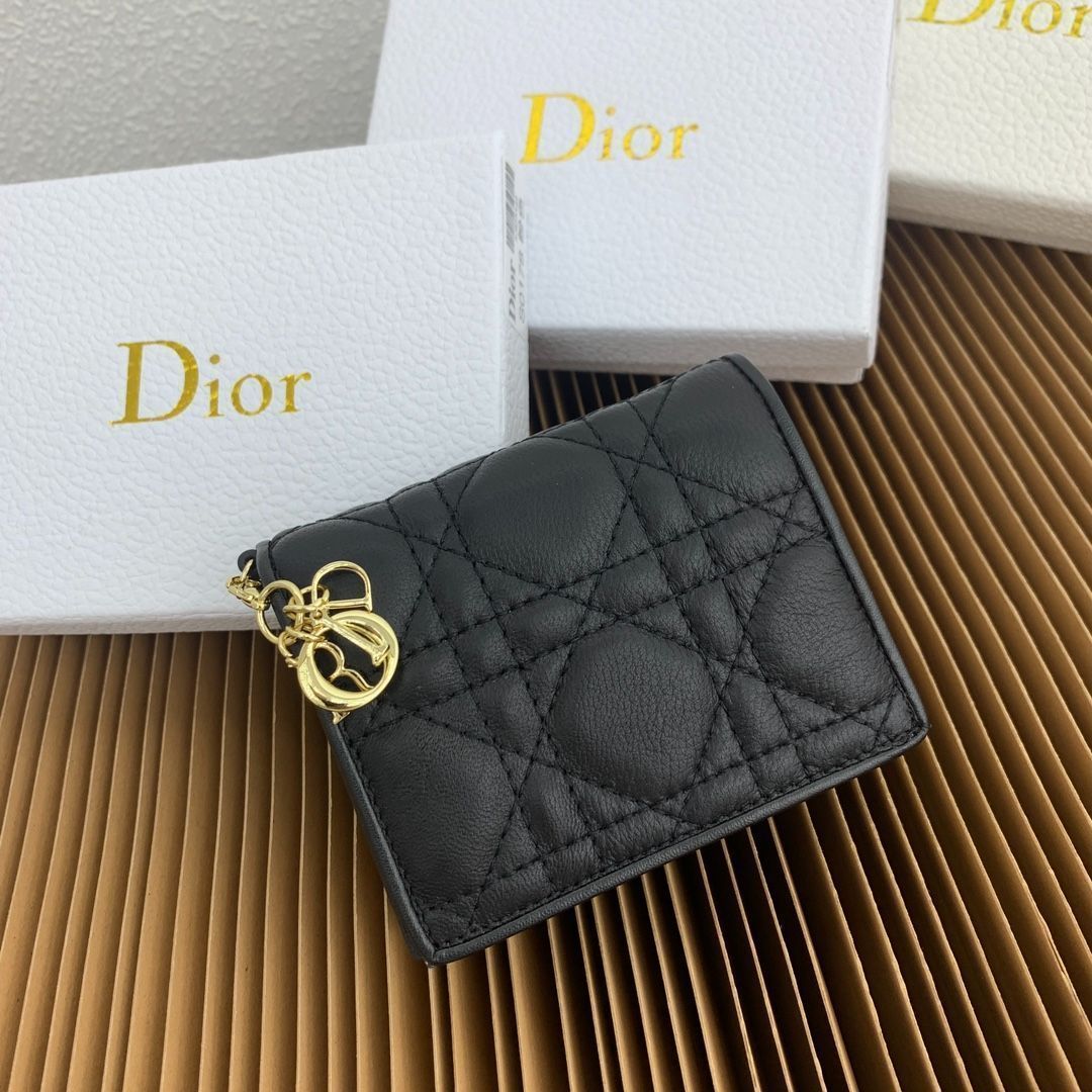 レディディオール　ウォレット　美品　限定箱付き ディオール(Dior)ディオール レディディオール ミディアム