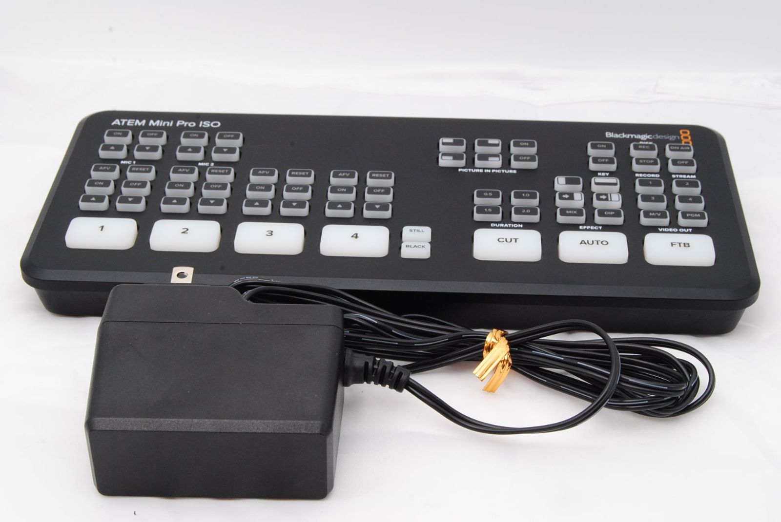 ブラックマジックデザイン、8系統の入力などに対応したライブ