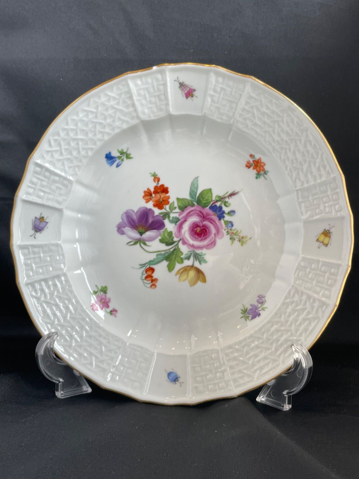 マイセン フラワーブーケと昆虫 プレート ① - メルカリ