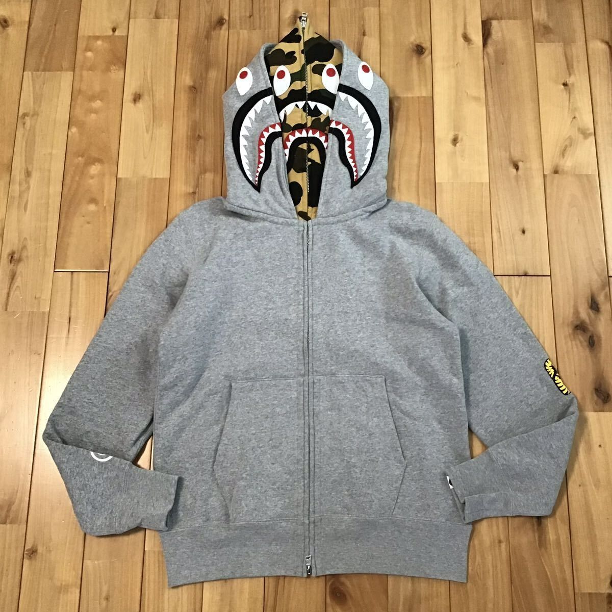 ダブル シャーク パーカー Sサイズ グレー × 1st camo yellow Double shark full zip hoodie a  bathing ape BAPE エイプ ベイプ 迷彩 - メルカリ