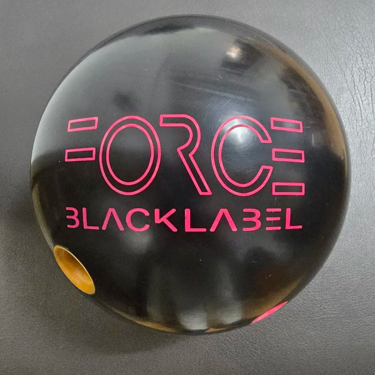 ピラミッド フォース BLACK LABEL ボーリング 15 ポンド - メルカリ ピラミッド フォース BLACK LABEL ボーリング 15 ポンド - メルカリ