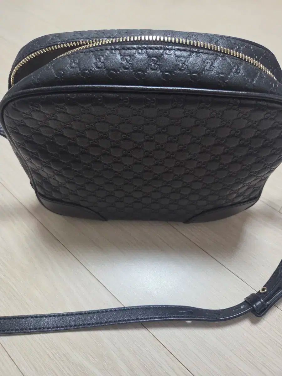 GUCCI グッチ マイクロシマ クロスバッグ