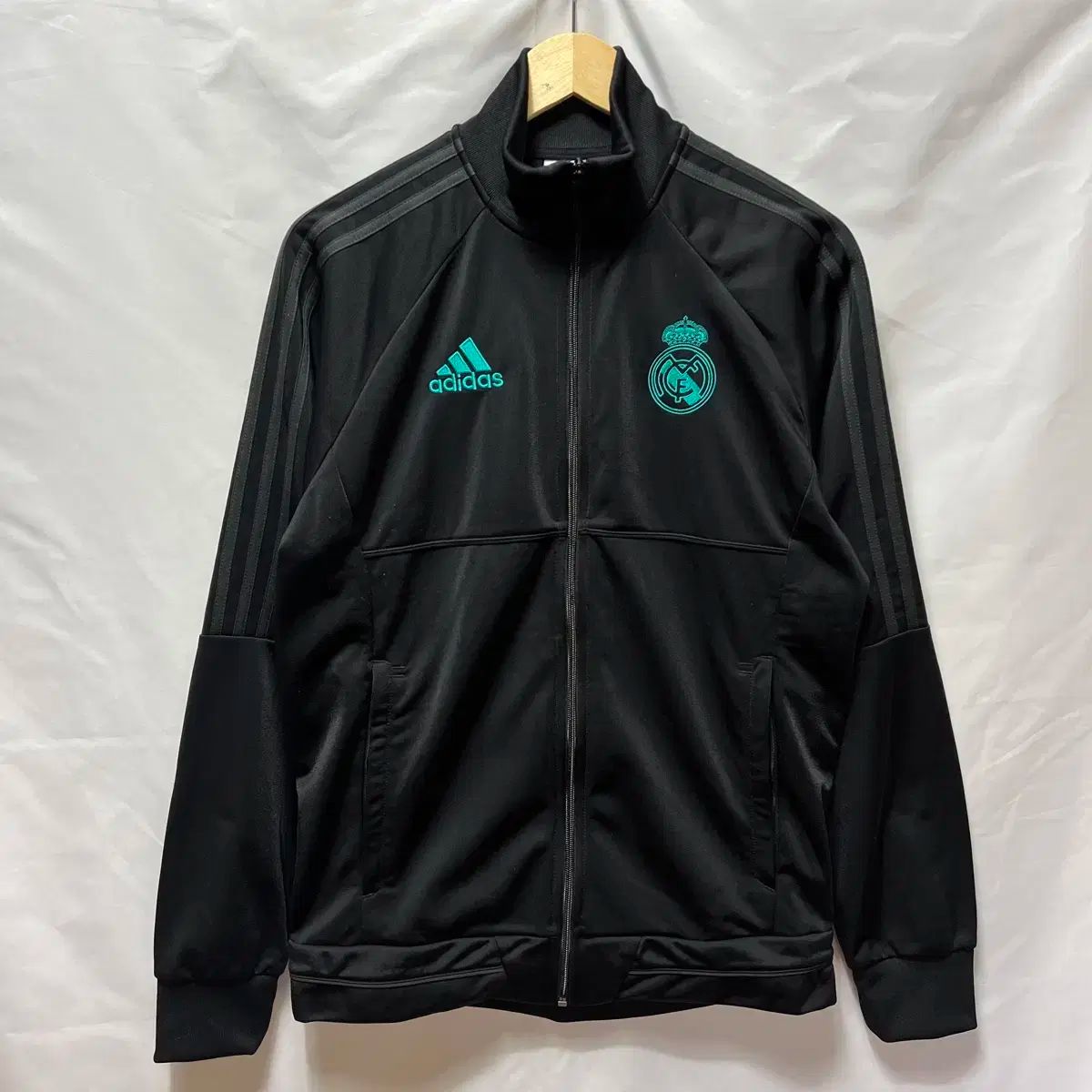 純正品| 100 adidas アディダス ルマドリード 3本線 ブラック トラックジャージ