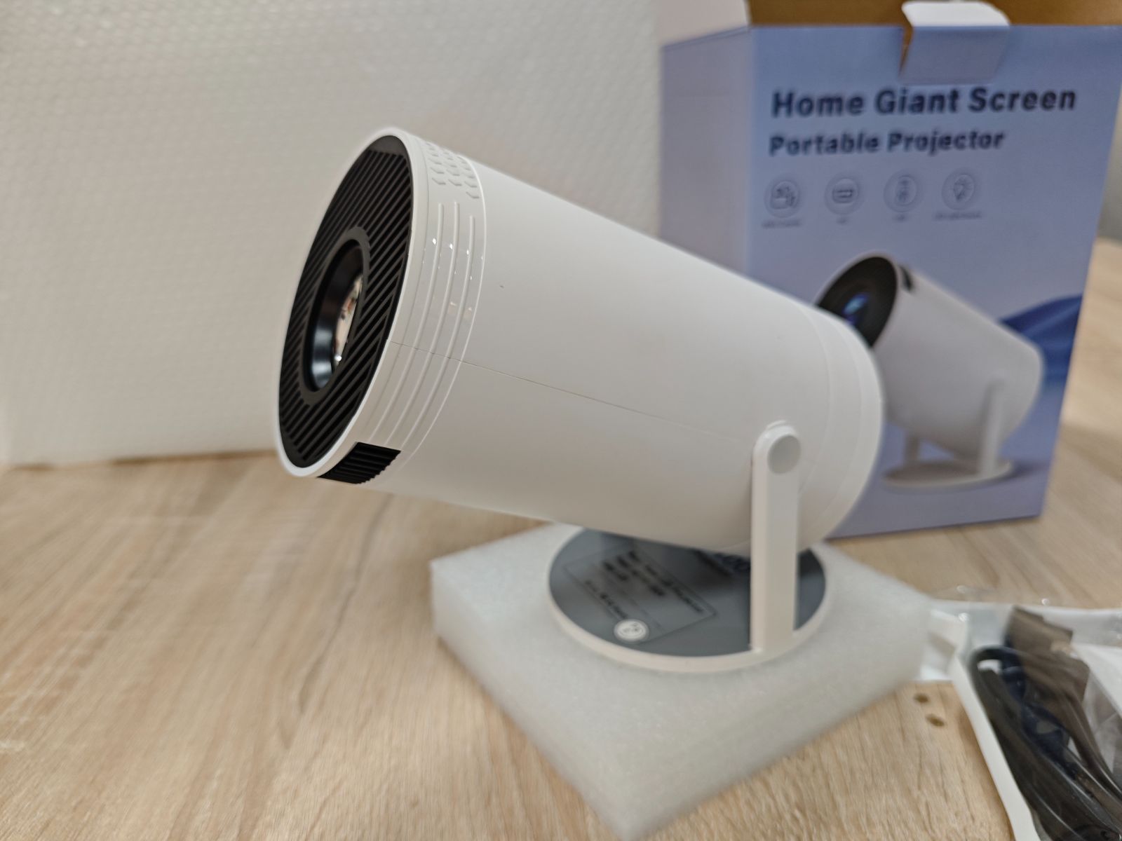 JMGO N1 Ultra 4K対応床置き専用スタンド付きプロジェクター海外版