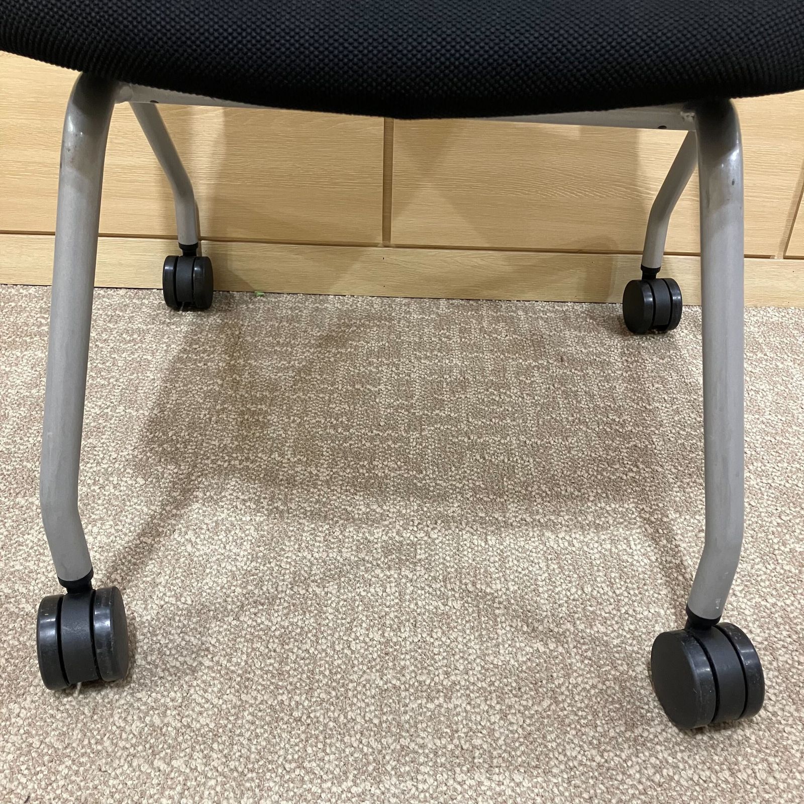 【中古 A(中古品)】Saterite(サテリテ)CK-791CKZB6-W ミーティングチェア / ブラック＊4脚セット 中古 A(中古品)】Saterite(サテリテ)CK-791CKZB6-W ミーティング