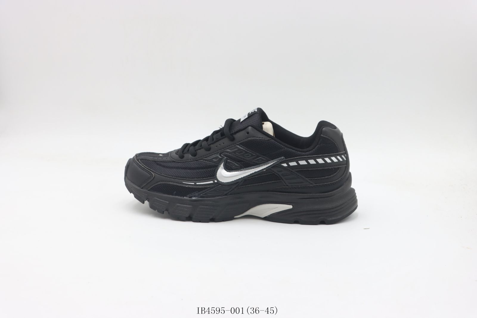今日 ナイキ NIKE ダッドシューズ ブラックシルバー Black Silver IB4595-001