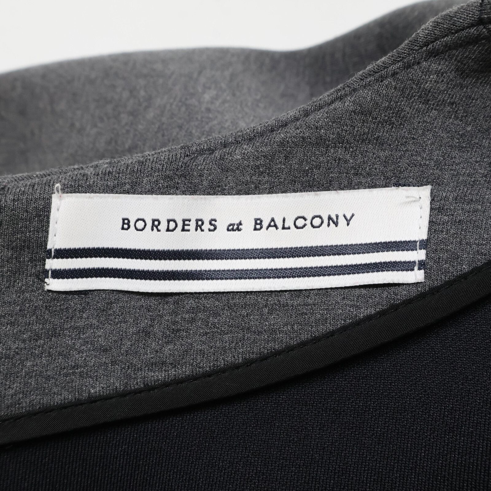 BORDERS at