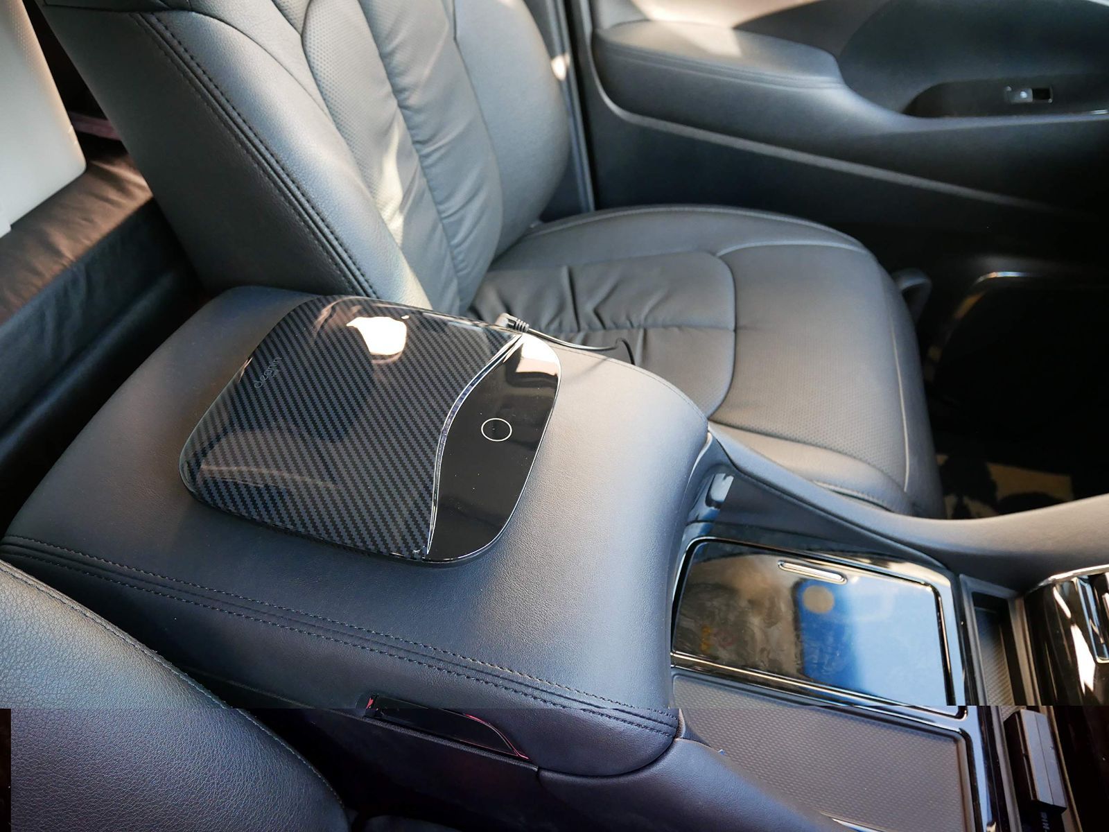 車載空気清浄機 vent