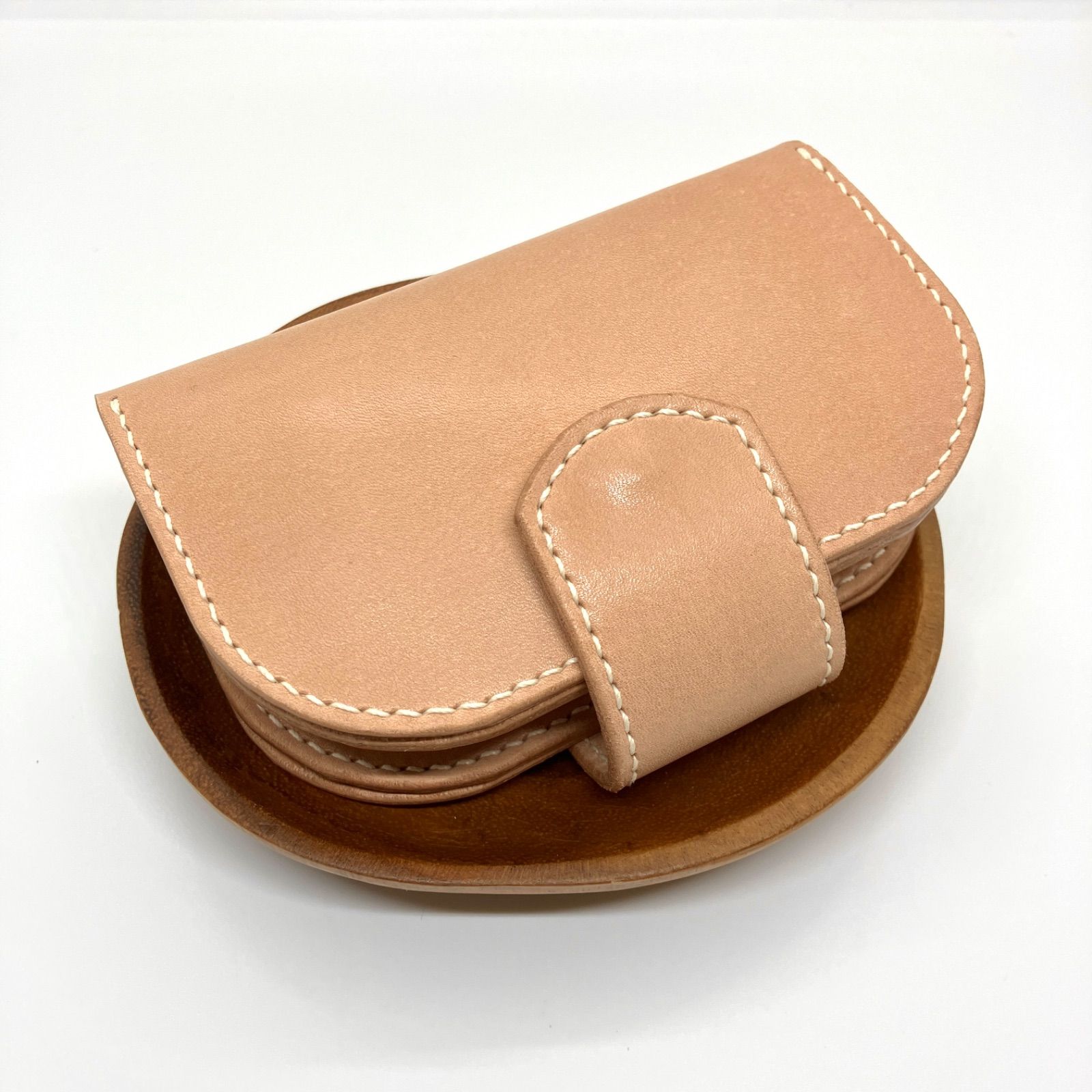 【ショートウォレット/二つ折り財布】栃木レザー　ヌメ革　生成り　コロンとした