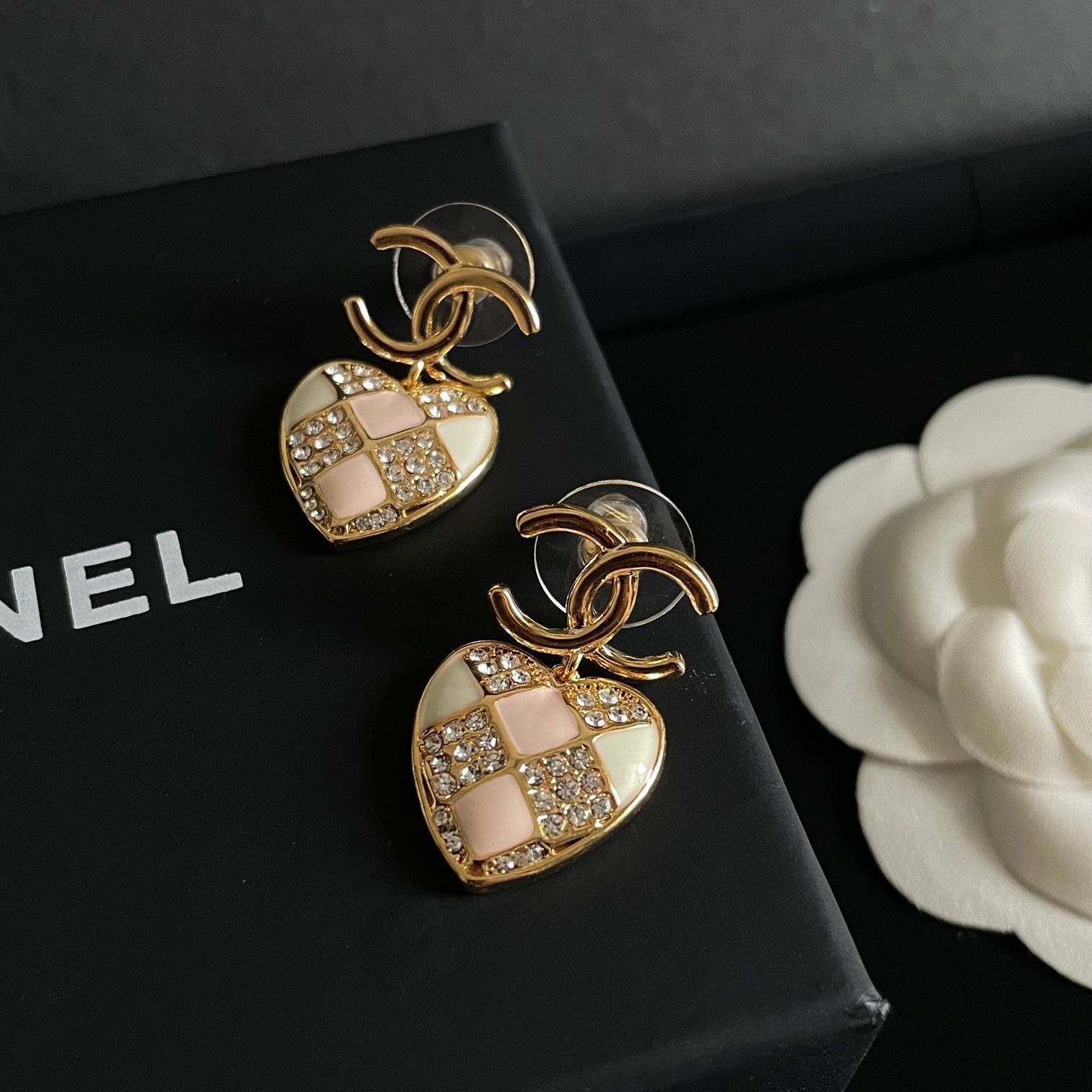 今日特価】CHANEL ヴィンテージ ダブル C ピアス 送料無料 限定