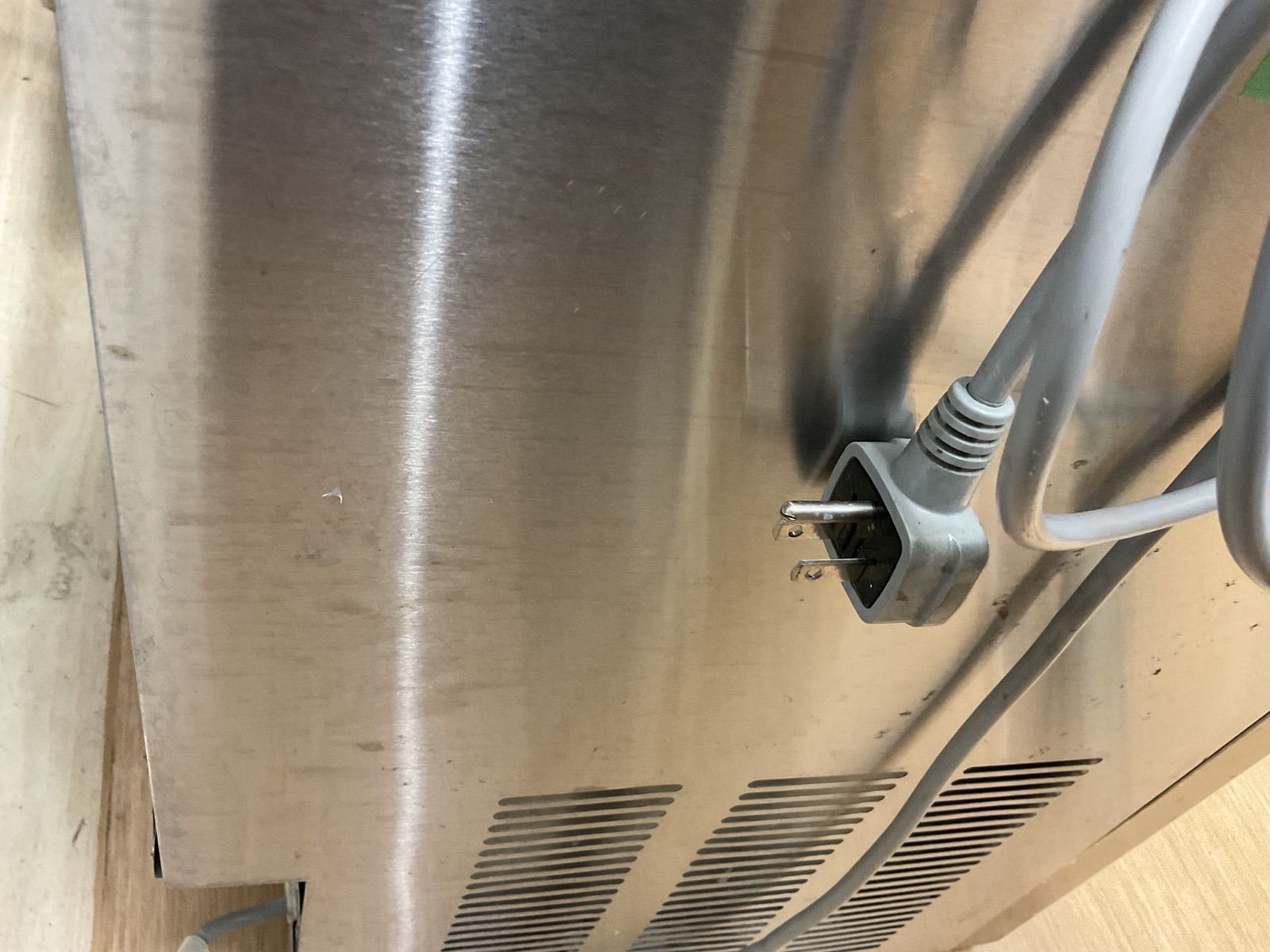 25キロ業務用製氷機 FIC-A35KT